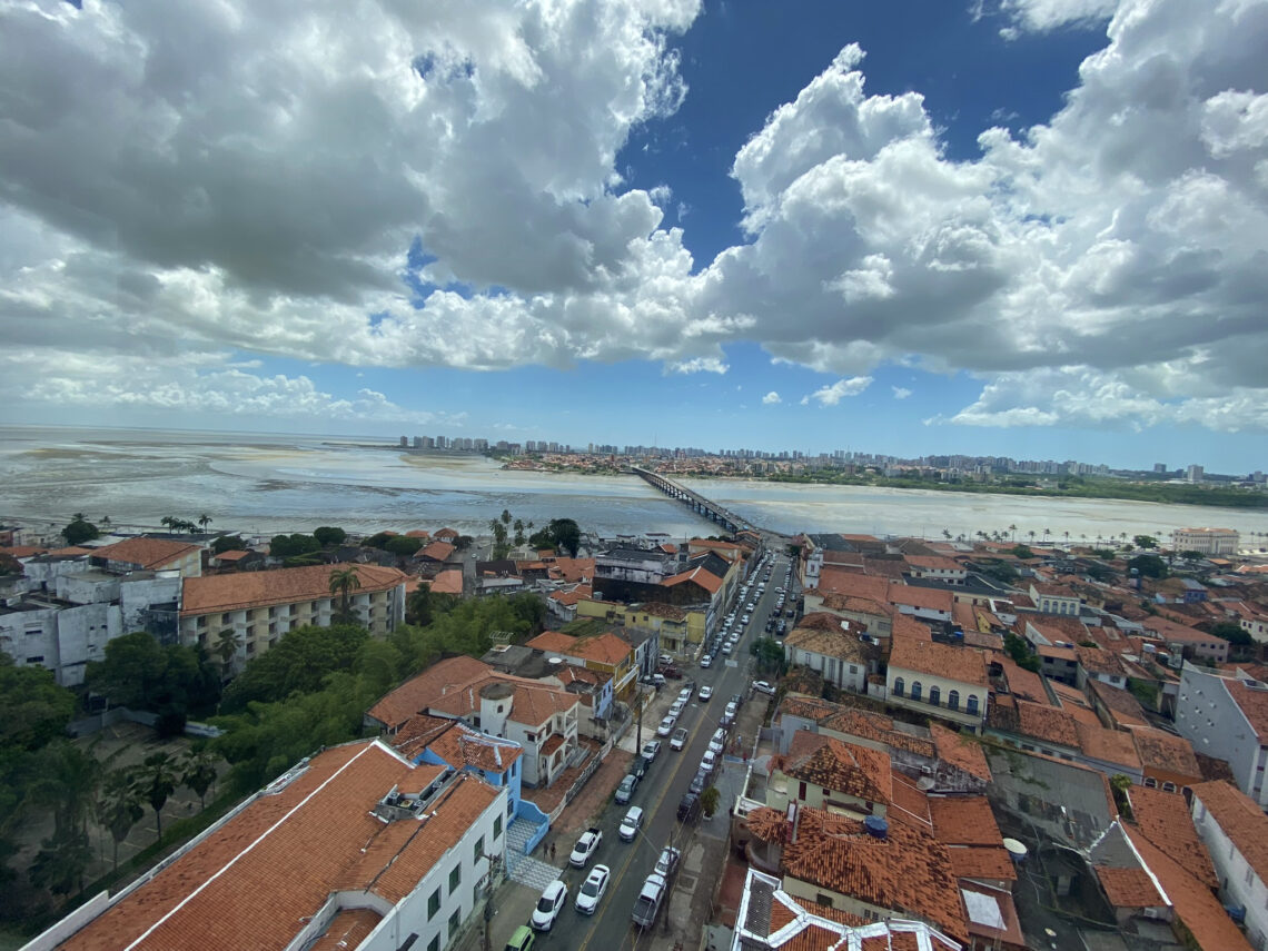 Vista do mirante de São Luis do Maranhão: centro histórico, baía de São Marcos, ponte e cidade nova