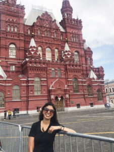 mulher viajando sozinha na russia, praça vermelha