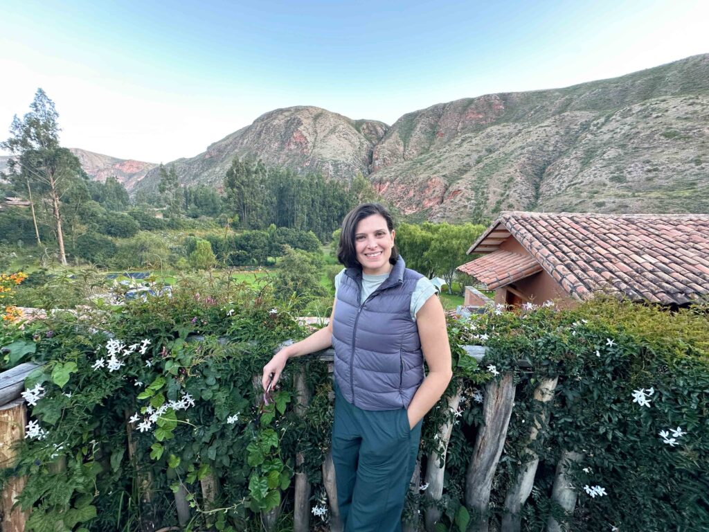 vista da recepção do hotel Belmond Rio Sagardo no Peru
