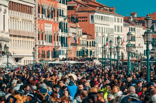 Veneza na Italia lotada de turistas - overtourism