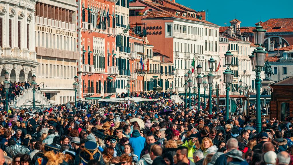 Veneza na Italia lotada de turistas - overtourism