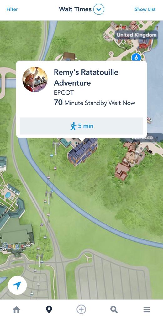 tela de celular mostrando o aplicativo da Disney com o tempo de fila de cada atração