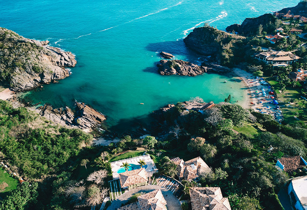 vista aérea da Praia da Ferradurinha