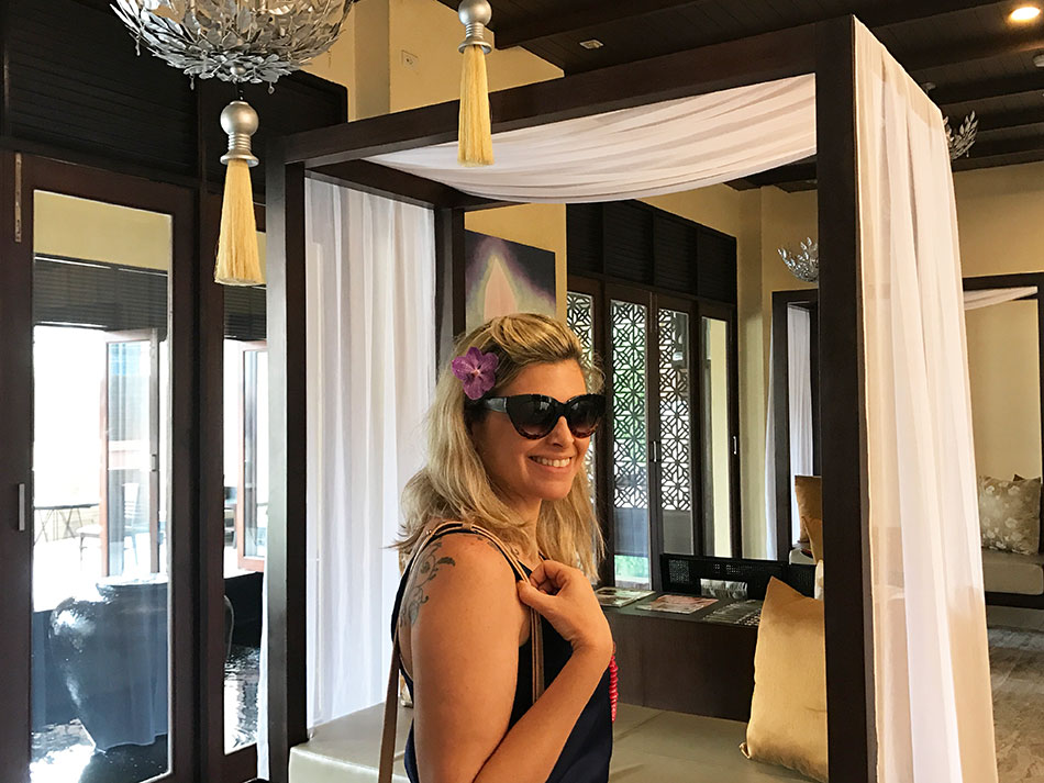 recepção do hotel De Chai Colonial em Chiang Mai