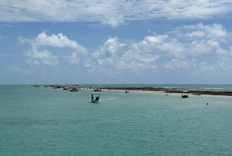 a Crôa de são bento vista do passeio do catamarã