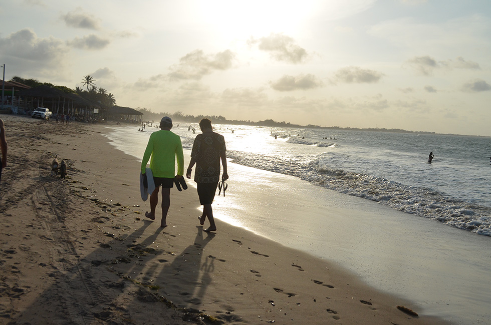 por do sol em praia do piauí, destino de verão