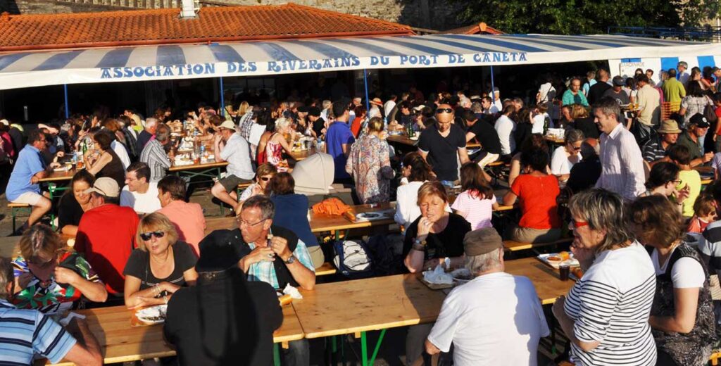 festa da sardonha no porto da cidade de Hendaye na França