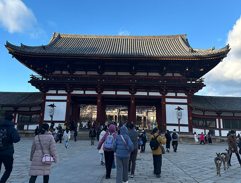 portal de um templo do parque de nara